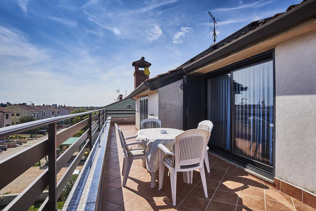 Lovely Roses Apartment Umag Exterior photo