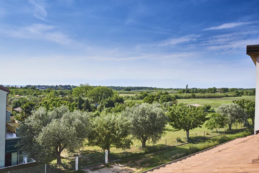 Lovely Roses Apartment Umag Exterior photo